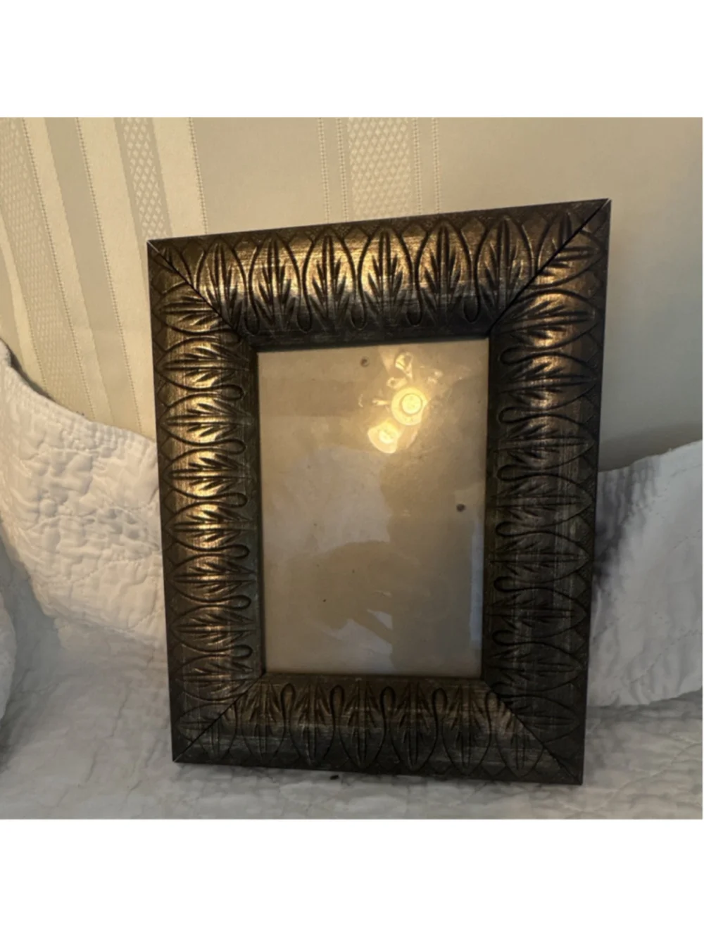 8x10 Metal Leaf Pattern Photo Frame Bronze Matte Freestanding Wall Mounted